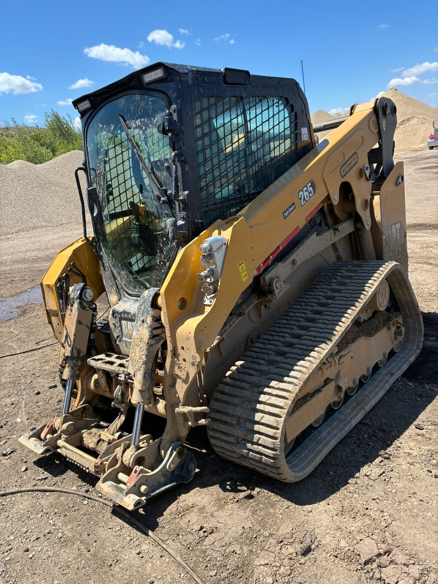 CAT 265 Tracked Skid Steer Loader Heavy Mud Before Wash